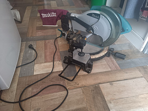 Makita MLS100 nurksaag (5 foto / 5)