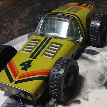 Гоночный автомобиль