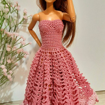 Kleit Barbie jaoks