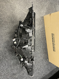 Левая фара Toyota Rav4 81185-42842 (2 фото из 3)