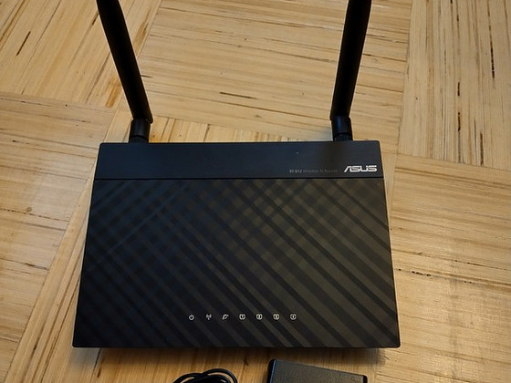 Router Asus RT-N12