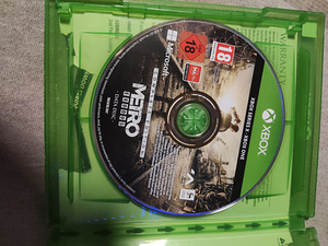 Продаю 2 диска Metro Exodus для xbox one/series x (2 фото из 2)