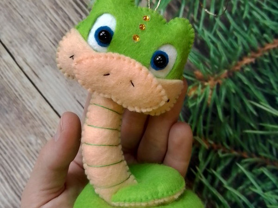Madu on 2025. aasta sümbol. Käsitöö