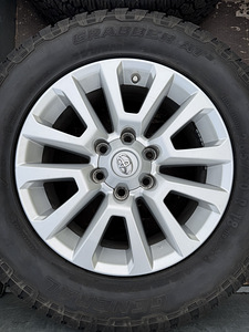 Toyota Land Cruiser 18’ veljed + rehvid 2 jooksu (1 foto / 10)