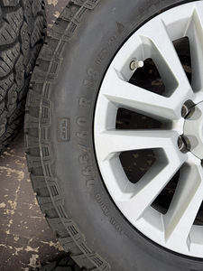 Toyota Land Cruiser 18’ veljed + rehvid 2 jooksu (5 foto / 10)