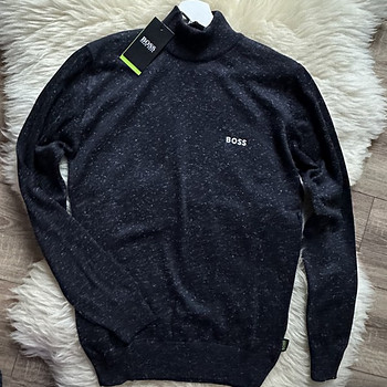 Hugo Boss джемпера