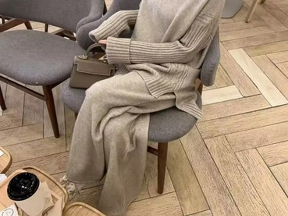 Теплый вязаный костюм
