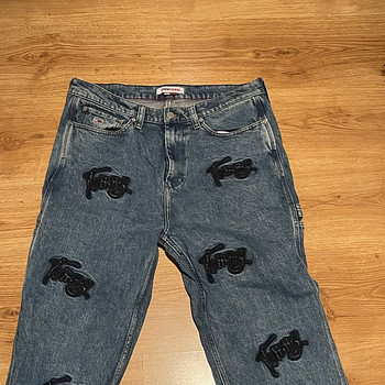 Джинсы Tommy Jeans