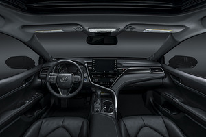 Takso autorent BOLT TOYOTA CAMRY HYBRID LPG (6 foto / 7)
