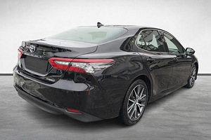 Takso autorent BOLT TOYOTA CAMRY HYBRID LPG (3 foto / 7)