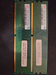 Hynix PC2-4200 (DDR2-533) Bus Speed Computer RAM 256 MB Capa (1 foto / 2)