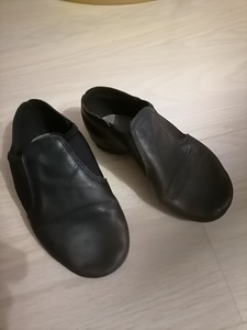 Tantsukingad, nahk, suurus 35 (1 foto / 4)