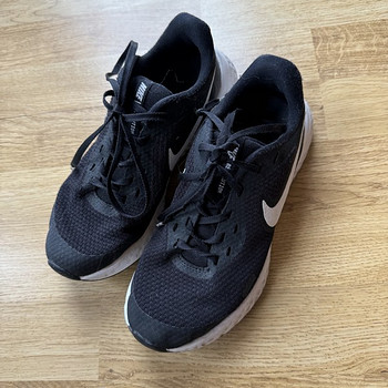 Laste Nike Revolution tossud, suurus 35,5, korralikud!