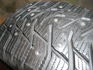 Naastrehvid Sailun 185/65R15 4 tk (2 foto / 4)