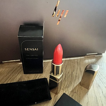 Помада Sensai 03 Shakuyaku red