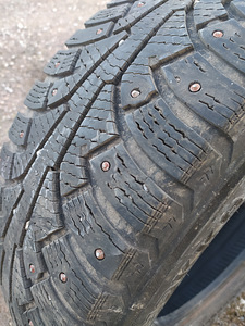Шина 215/65 R16C Nokian (1 фото из 4)