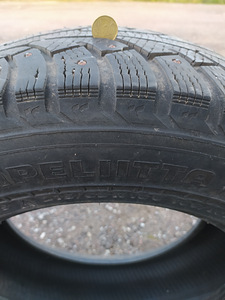 Шина 215/65 R16C Nokian (4 фото из 4)