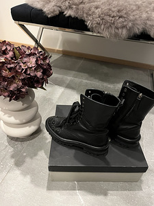 MaxMara saapad 38 suurus (2 foto / 4)