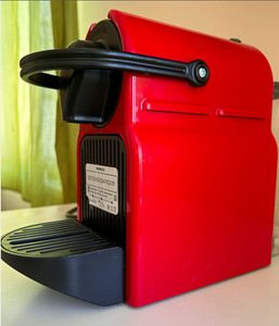 Кофемашина Nespresso (1 фото из 2)