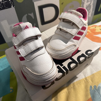 Adidas s. 24