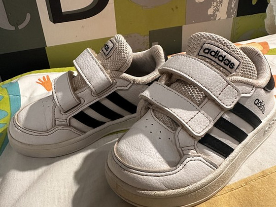 Adidas р. 23