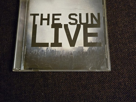 CD и DVD "Live" от "The Sun'i"