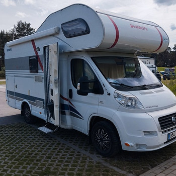 Müüa matkaauto