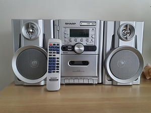Muusikakeskus Sharp XL-UH3 USB CD raadio (1 foto / 1)