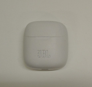 Bluetooth kõrvaklapid JBL Tune 220TWS + dok (2 foto / 6)