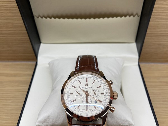 М: Наручные часы Breitling