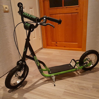 Uus tõukeratas , Nils Extreme 12".