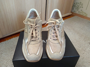 Sneakers (2 foto / 3)