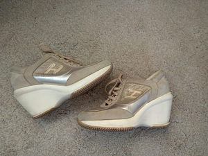 Sneakers (3 foto / 3)