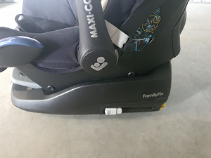 Автокресло MAXI COSI FamilyFix. (2 фото из 9)