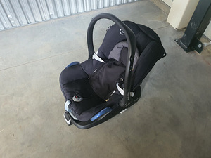 Автокресло MAXI COSI FamilyFix. (9 фото из 9)