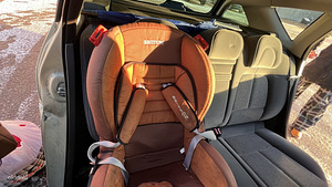 Peugeot 407 SW, колонки, механика, круиз, парктроник, бензин (8 фото из 10)