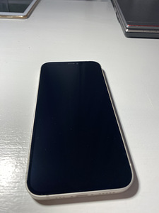 iPhone 12, 128GB, valge, Seisukord A- (1 foto / 4)
