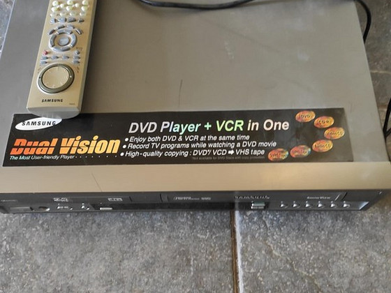 Samsung SV-DVD1E | VHS рекордер / DVD плеер
