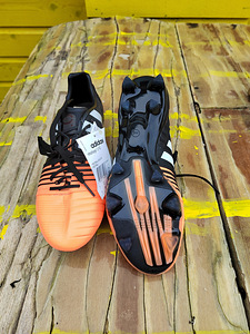 Футбольные бутсы Adidas (1 фото из 7)