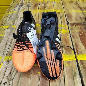 Футбольные бутсы Adidas