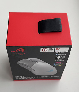 ASUS ROG Gladius III Wireless AimPoint , Moonlight White (4 фото из 4)