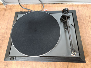 Linn Axis Belt-Drive Turntable with Electronic Speed Control (2 foto / 6)