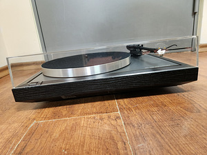 Linn Axis Belt-Drive Turntable with Electronic Speed Control (5 foto / 6)