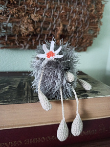 Вязаная игрушка . Домовёнок. (3 фото из 4)