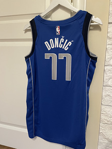 Баскетбольная майка NIKE Doncic (S) (4 фото из 5)