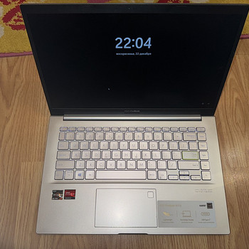 Asus VivoBook 14