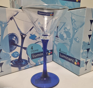 Uued sinise jalaga Luminarc Martini klaasid 4 tk (1 foto / 3)