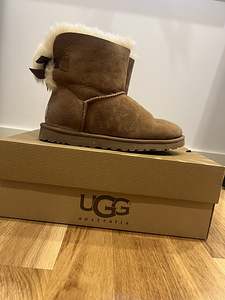 Ugg, размер 37 (1 фото из 3)