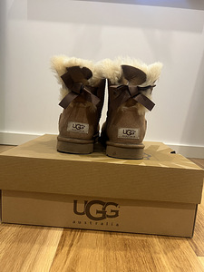 Ugg, размер 37 (3 фото из 3)