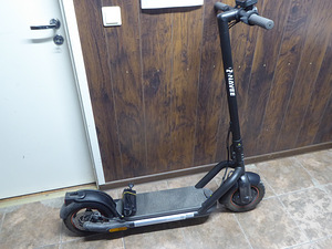 Электросамокат Ecoscooter N65 Navee + зарядка (2 фото из 5)